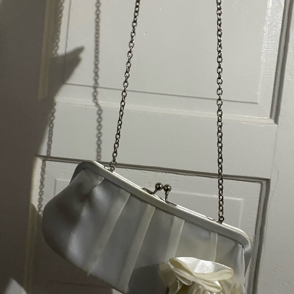 Elegant White Evening Clutch - Picture 3 of 4